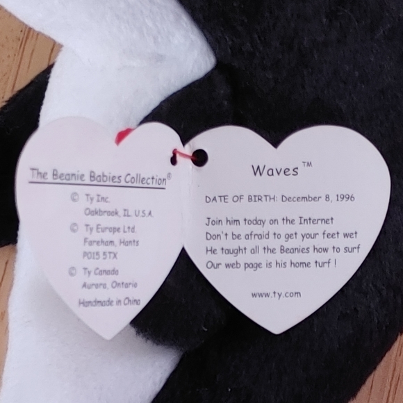 Ty Beanie Baby Waves the Killer Whale - Picture 5 of 5